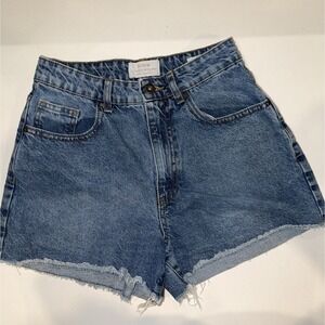 Cotton On High Rise Mom Denim Shorts Blue Cut Off Distressed Women's Size 4